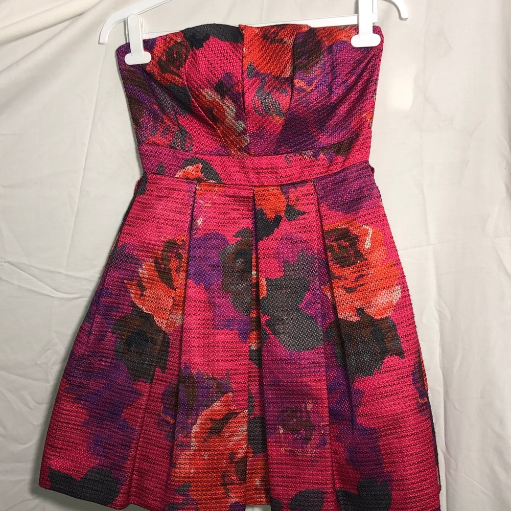 NWT TRINA TURK Strapless Floral Dress